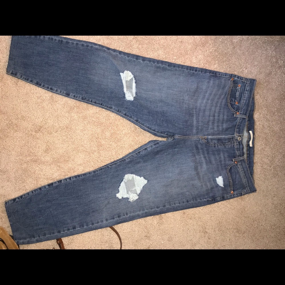 Levi ripped jeans